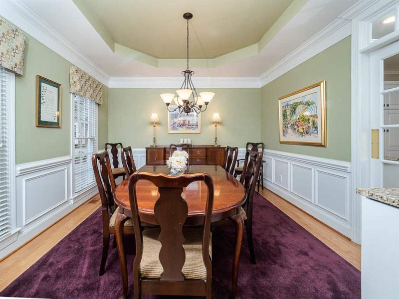 102 Hobblebrook Ct, Cary, NC 27518