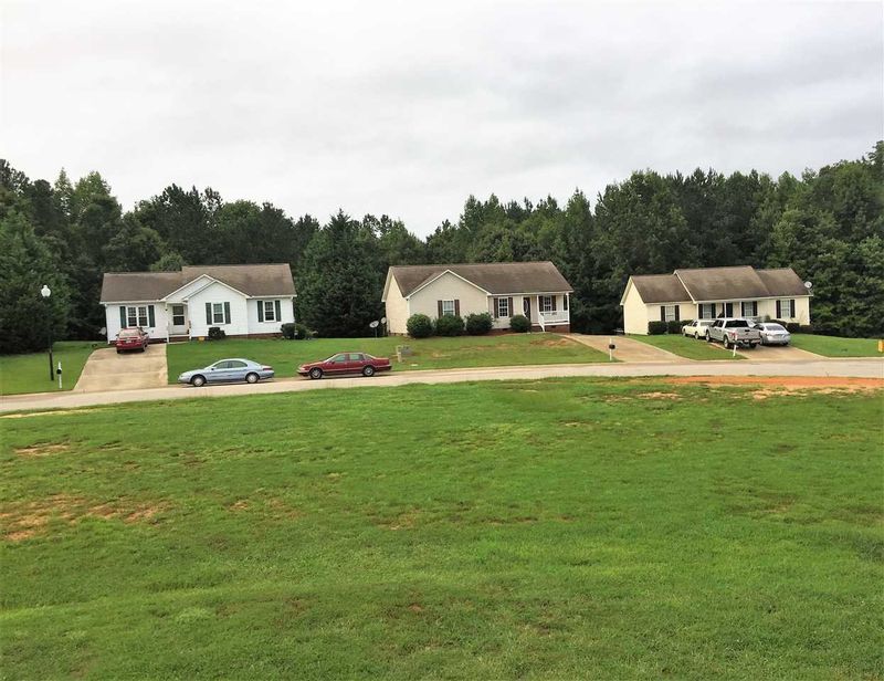 102 Hyde Park Ave, Clayton, NC 27520