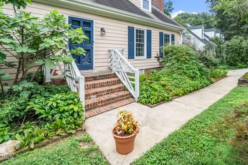 102 Joel Ct, Cary, NC 27513