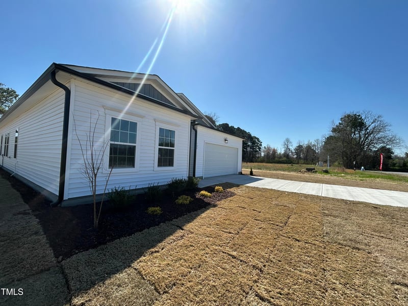 102 Johnson Ridge Way, Four Oaks, NC 27524