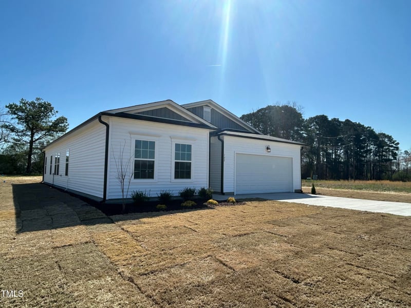 102 Johnson Ridge Way, Four Oaks, NC 27524