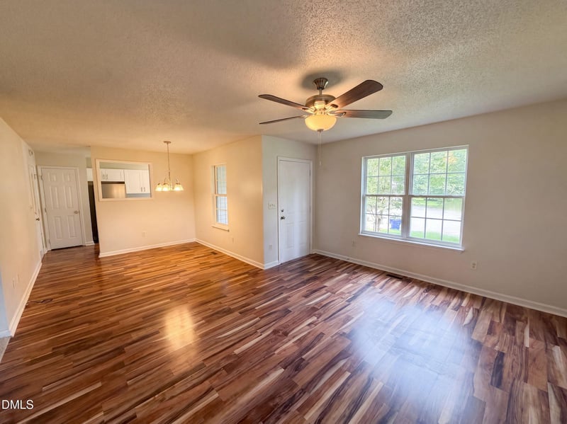 102 Jubilee Dr, Chapel Hill, NC 27516