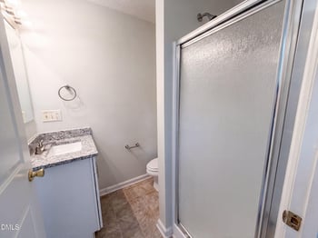 102 Jubilee Dr, Chapel Hill, NC 27516