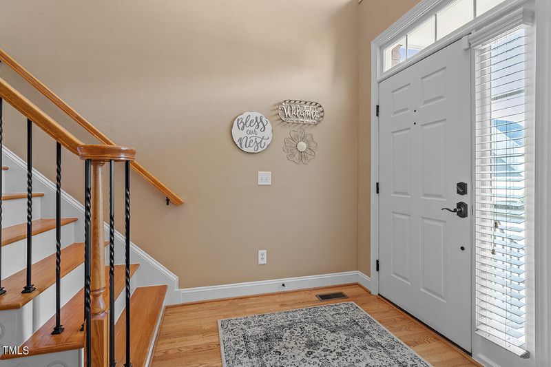 102 Juliet Cir, Cary, NC 27513
