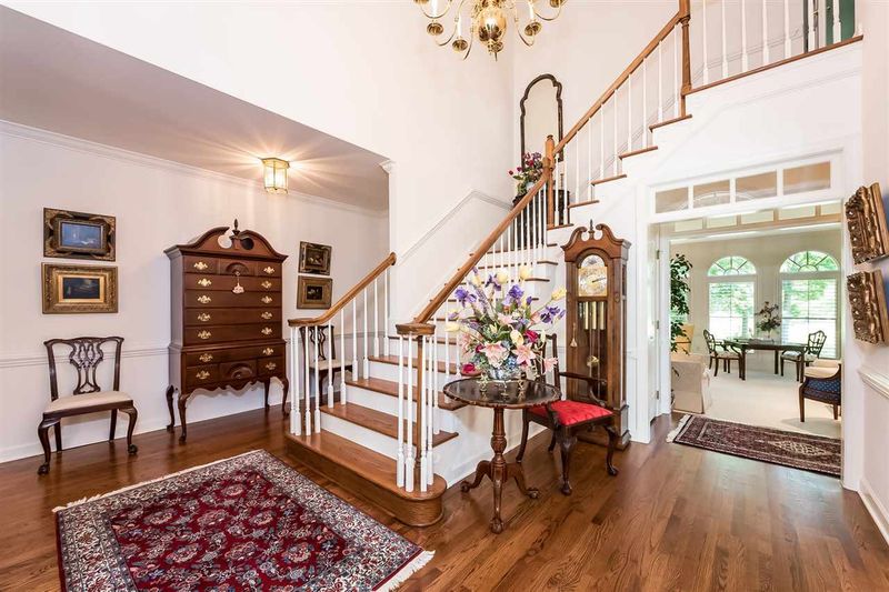 102 Kazmann Ct, Cary, NC 27513