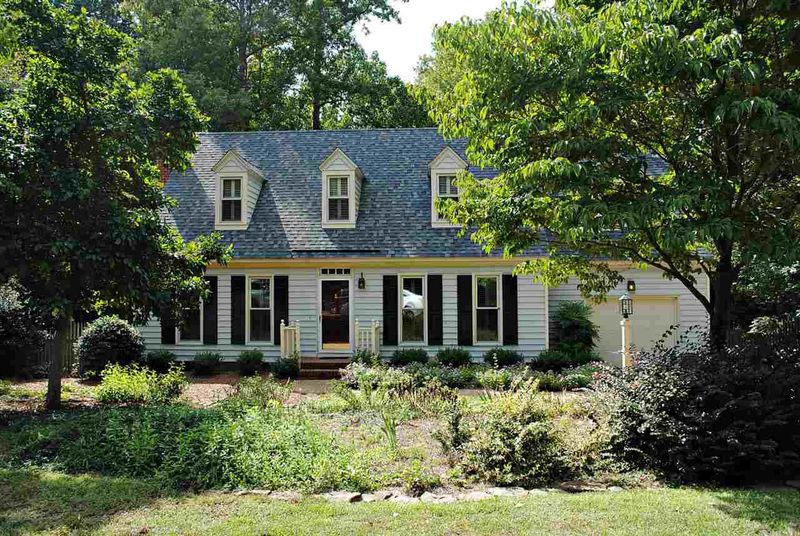 102 Kings Fork Rd, Cary, NC 27511