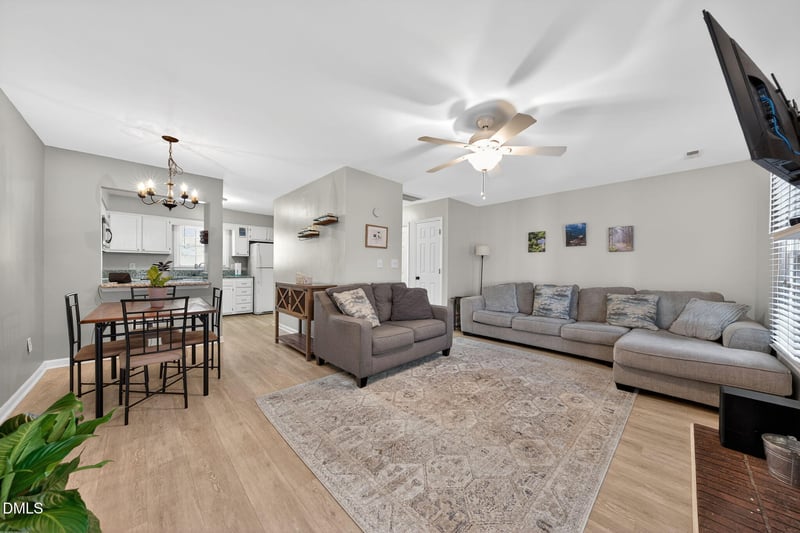 102 Lake Hollow Cir, Cary, NC 27513