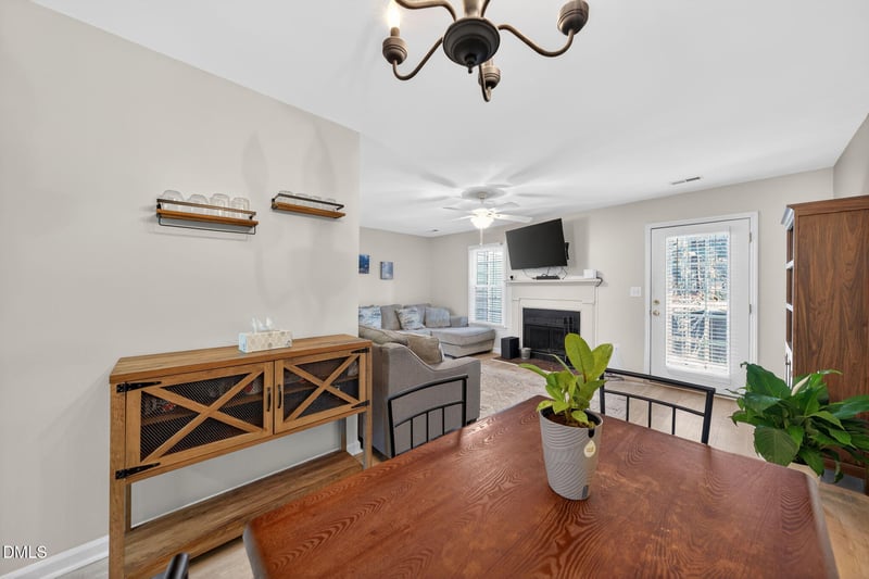 102 Lake Hollow Cir, Cary, NC 27513