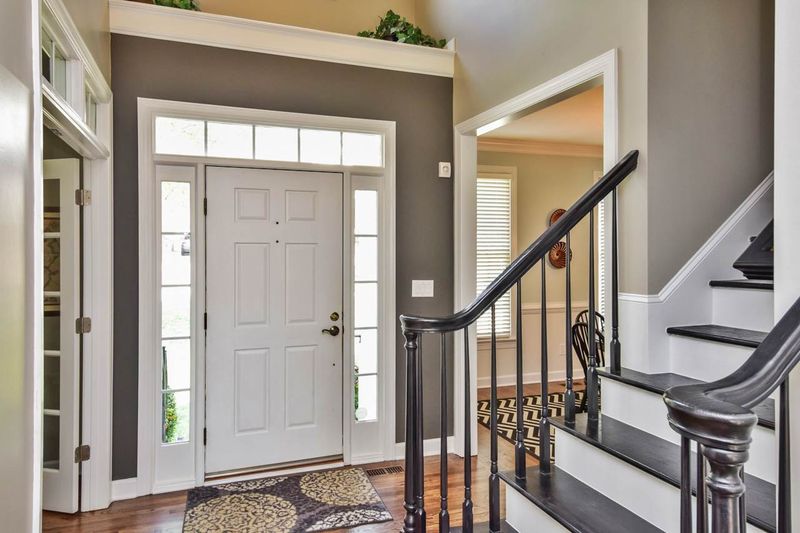 102 Lansbrooke Ln, Apex, NC 27502