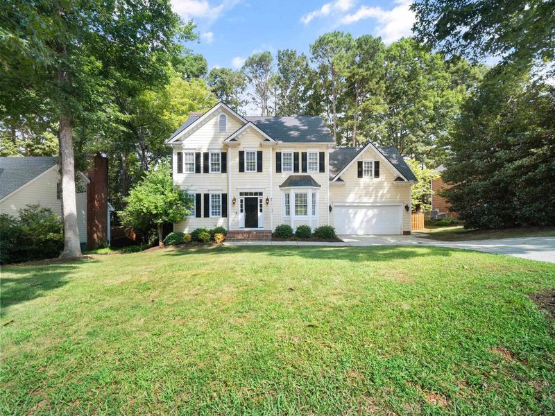 102 Large Oaks Dr, Cary, NC 27518
