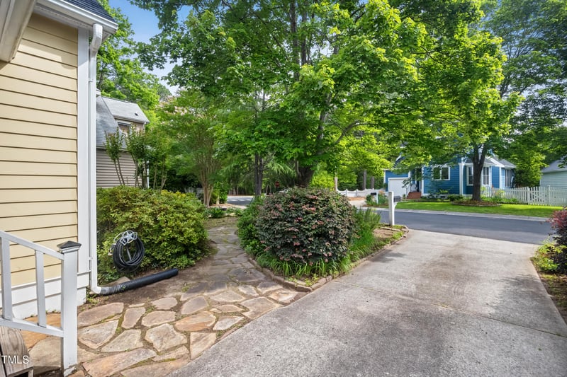 102 Legacy Ln, Durham, NC 27713