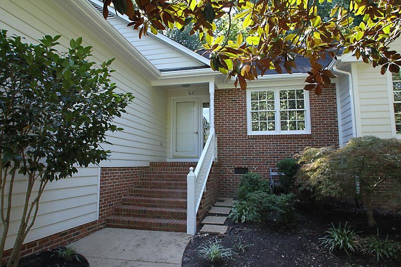 102 Lendl Ct, Cary, NC 27511