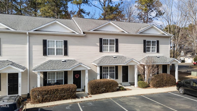 102 Licorice Dr, Apex, NC 27502