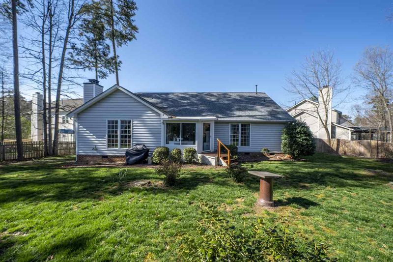 102 Lockheed Cir, Cary, NC 27513