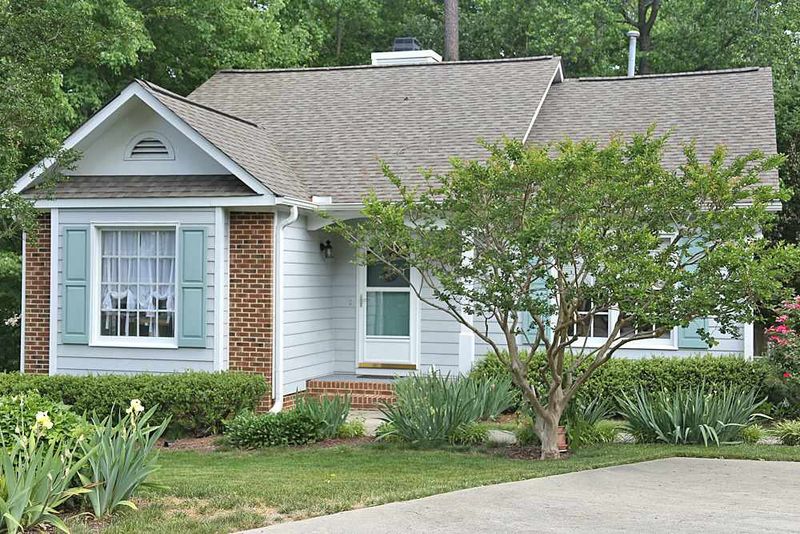 102 Majnun Ln, Cary, NC 27513
