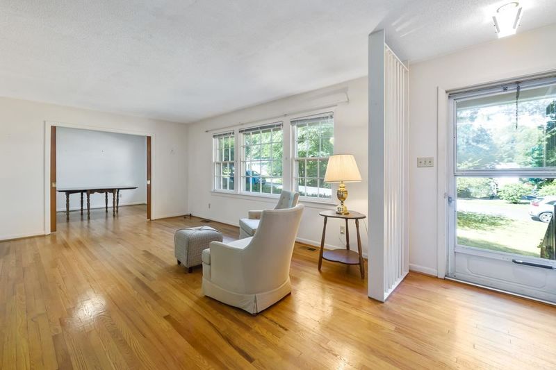 102 Marilyn Cir, Cary, NC 27513