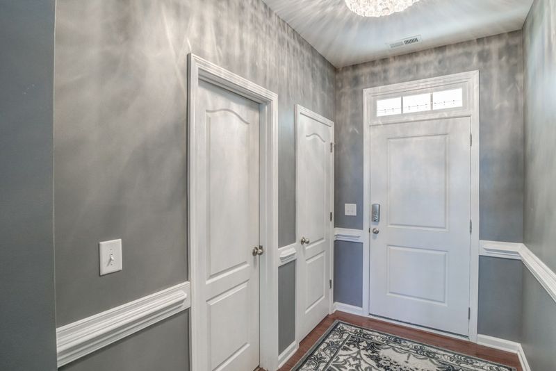 102 Marsh Creek Dr, Garner, NC 27529