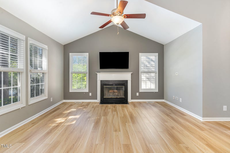 102 Martins Point Pl, Cary, NC 27519