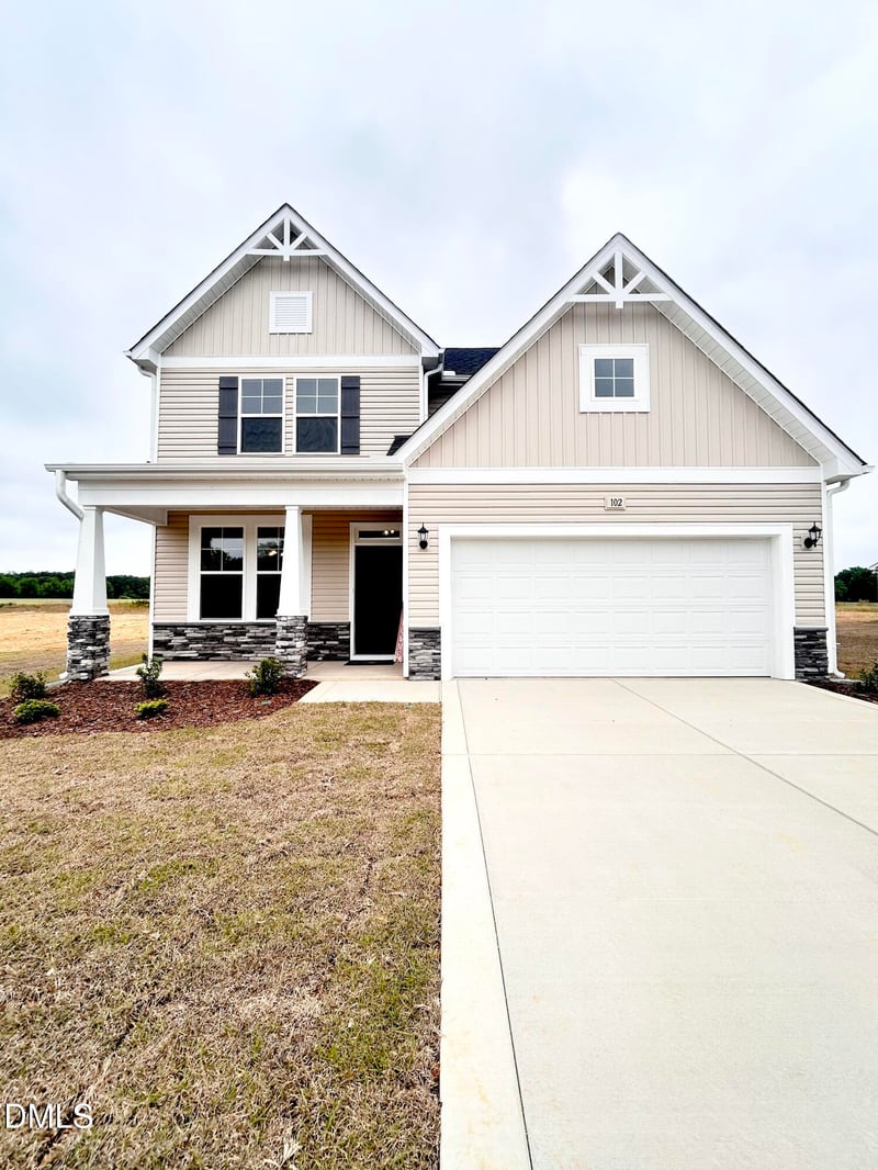102 Maverick Ln, Dunn, NC 28334