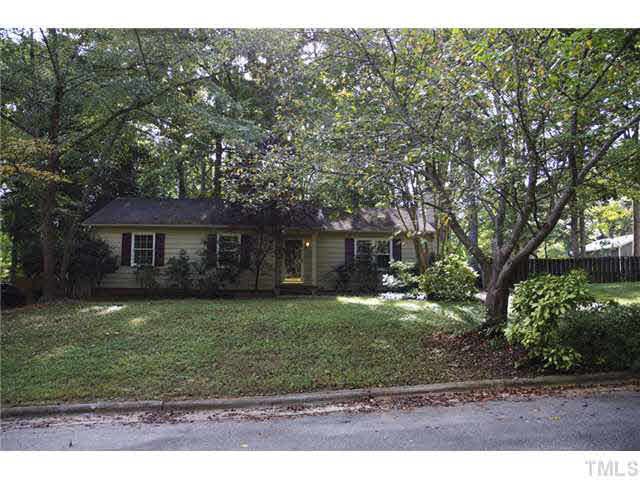 102 Mccoy Ct, Cary, NC 27511