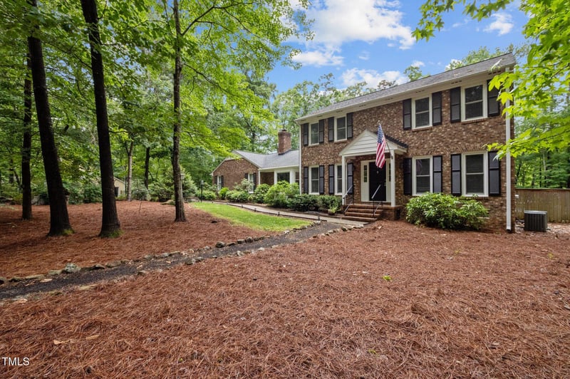 102 Mel Oak Dr, Chapel Hill, NC 27516