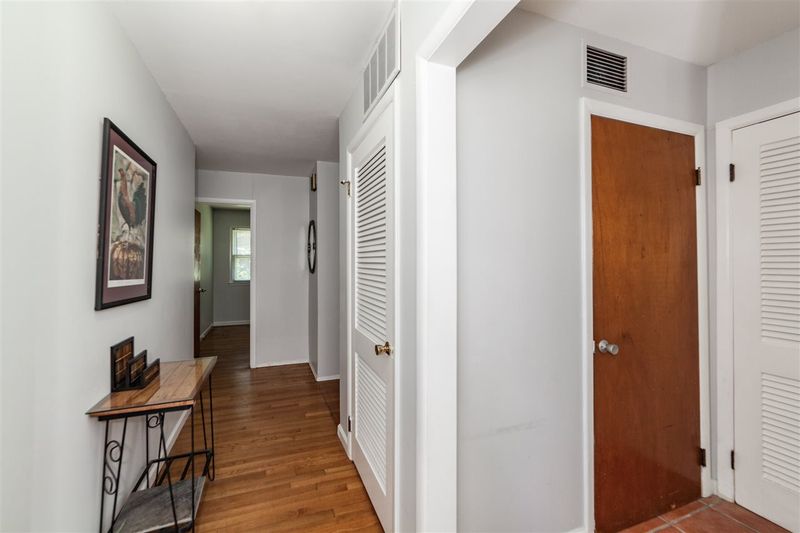 102 Montclair Cir, Durham, NC 27713