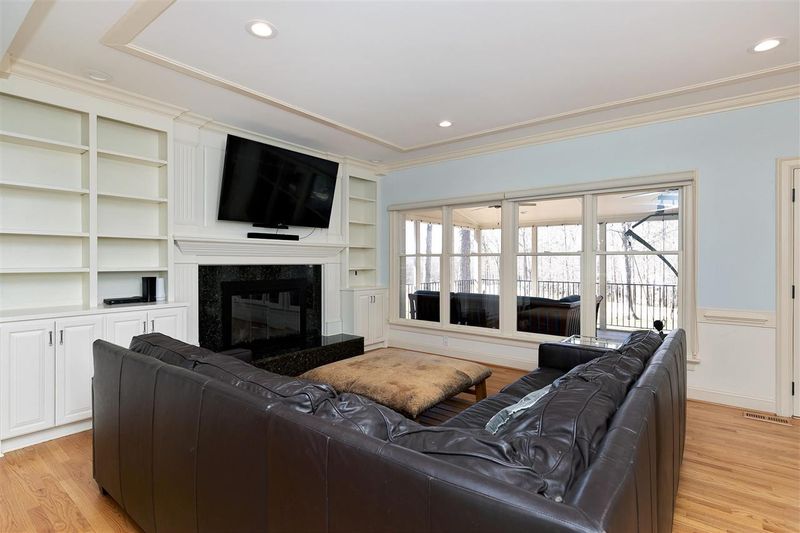 102 Moray Ct, Cary, NC 27511