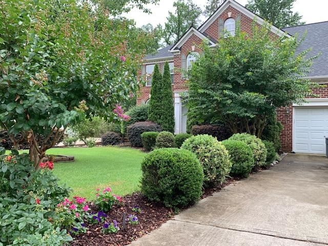 102 Natchez Ct, Cary, NC 27519
