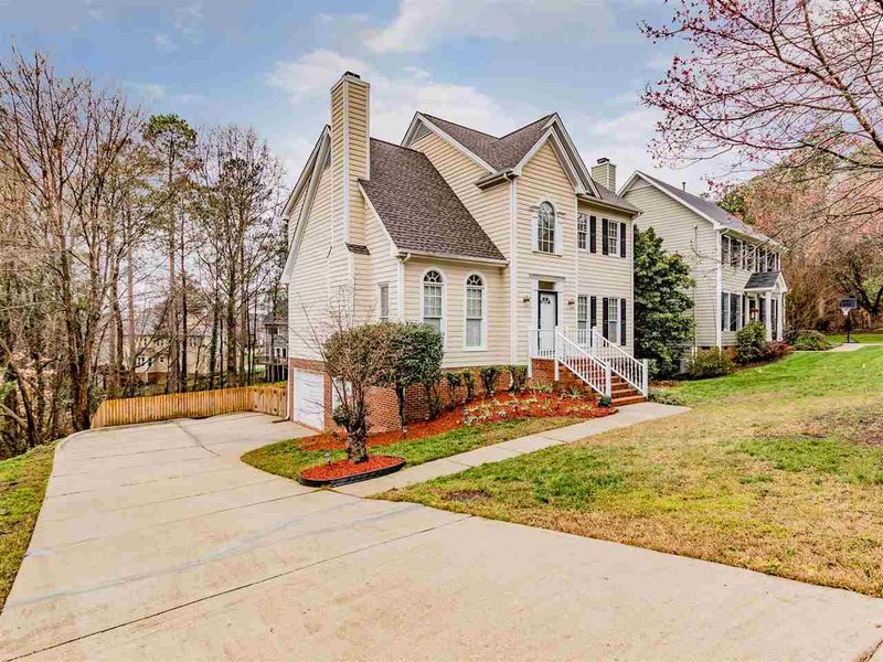 102 New Rail Dr, Cary, NC 27513