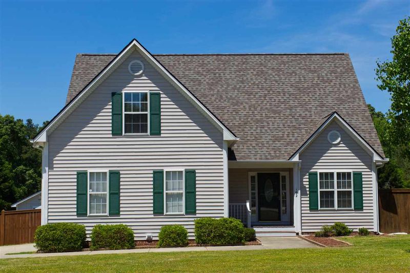 102 Nightshade Ln, Garner, NC 27529