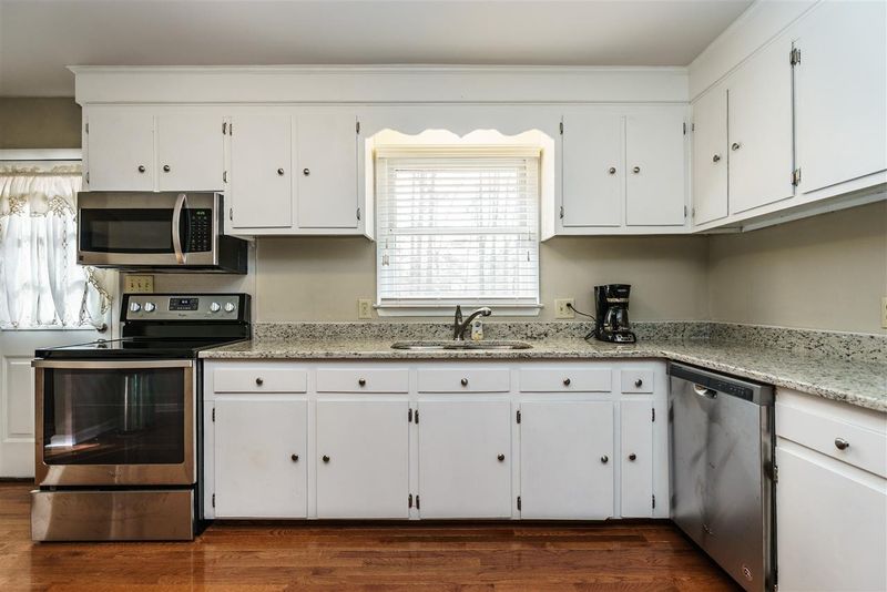 102 Obie Dr, Durham, NC 27713
