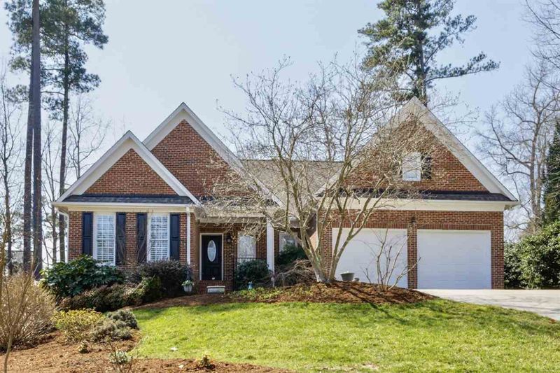 102 Okehampton Ct, Cary, NC 27518