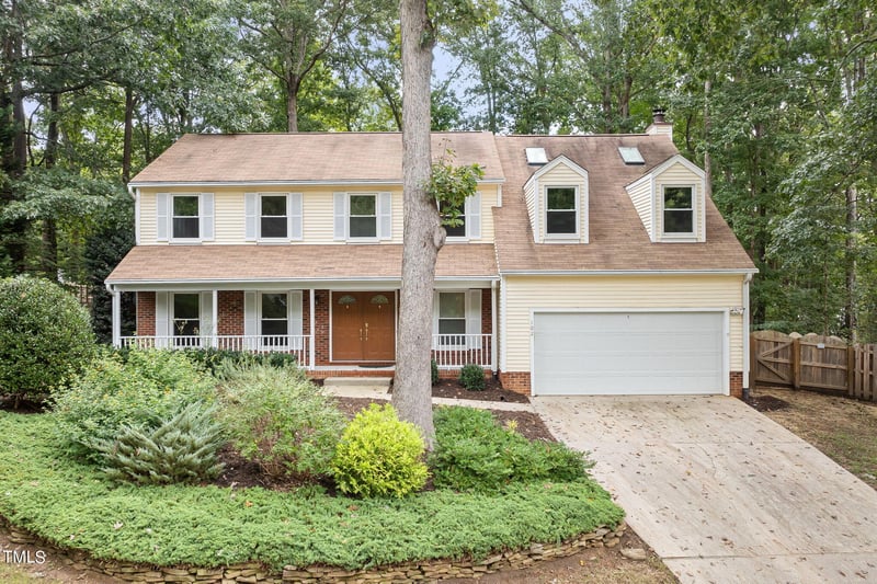 102 Old Bellows Ct, Raleigh, NC 27606