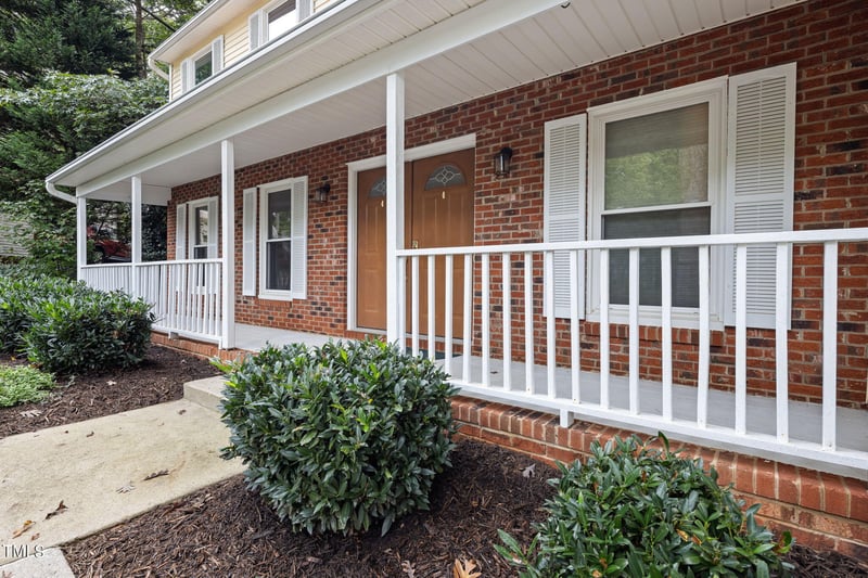 102 Old Bellows Ct, Raleigh, NC 27606