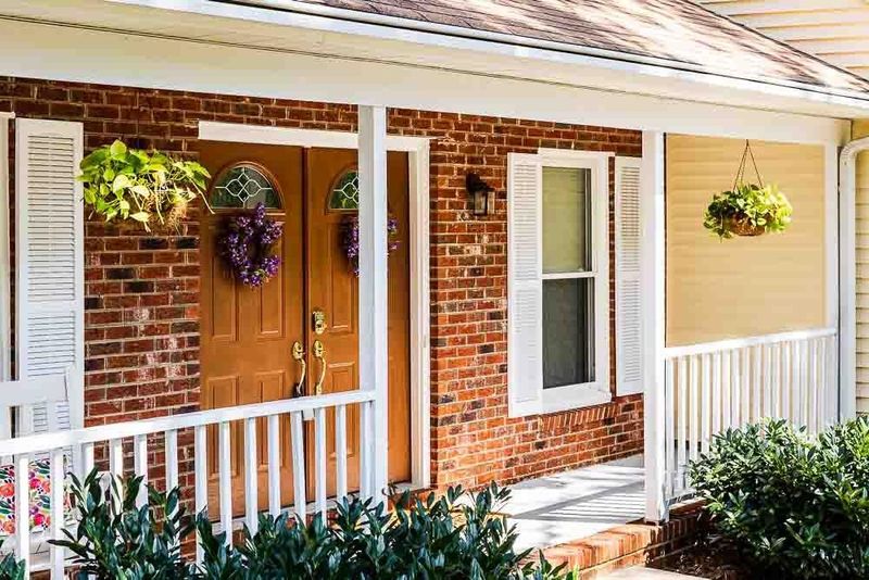 102 Old Bellows Ct, Raleigh, NC 27607