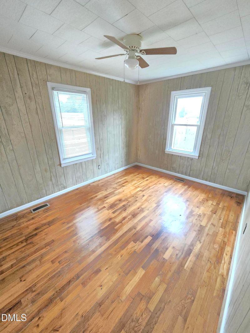 102 W Parker St, Graham, NC 27253