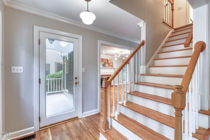 102 Parkmeadow Dr, Cary, NC 27519