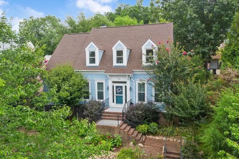 102 Parkview Crescent, Chapel Hill, NC 27516