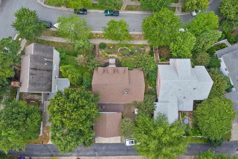 102 Parkview Crescent, Chapel Hill, NC 27516