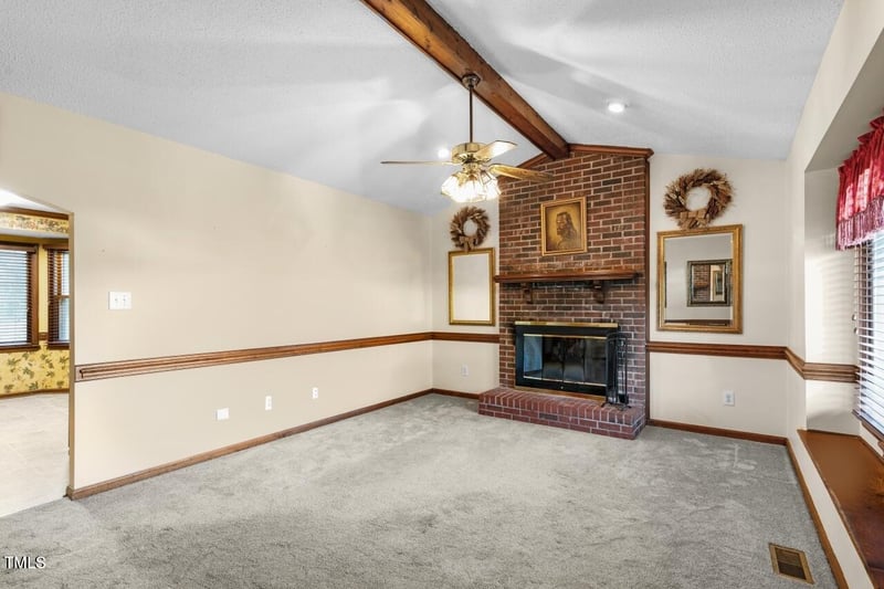 102 Pear Tree Ln, Clayton, NC 27520