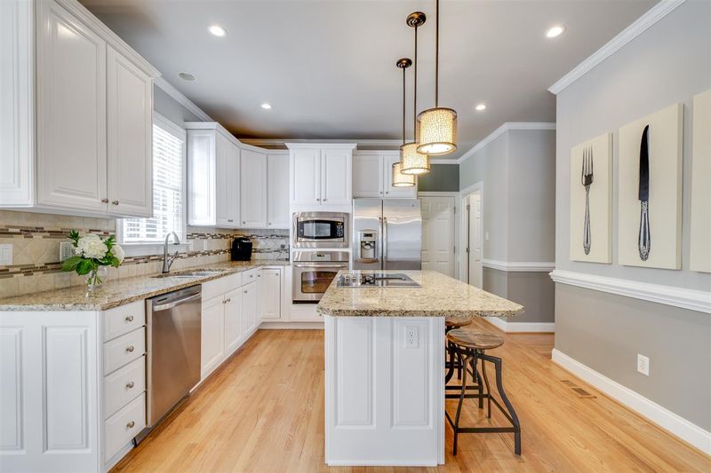 102 Pember Pl, Morrisville, NC 27560