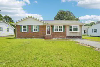 102 Pine St, Dunn, NC 28334
