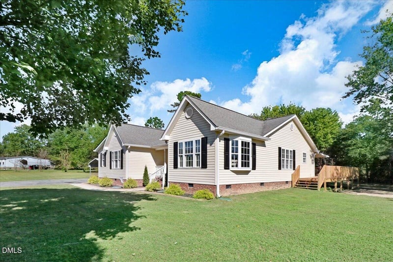 102 Pine Tree Ln, Four Oaks, NC 27524