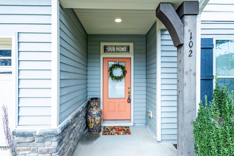102 Porcenna Ln, Clayton, NC 27527