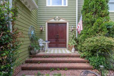 102 Powder Mill Ct, Cary, NC 27518