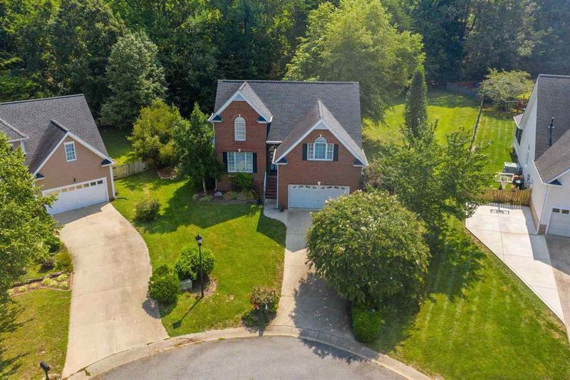 102 Prestwick Ct, Mebane, NC 27302