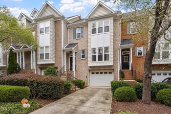 102 Primrose Ln, Carrboro, NC 27510