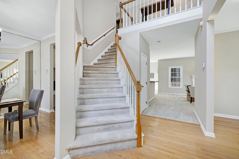 102 Ravenstone Dr, Cary, NC 27518
