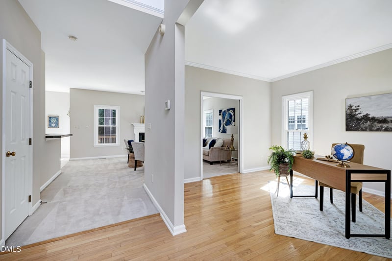 102 Ravenstone Dr, Cary, NC 27518