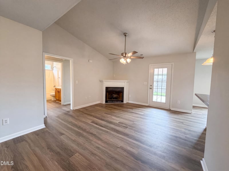 102 Reebe Cir, Selma, NC 27576
